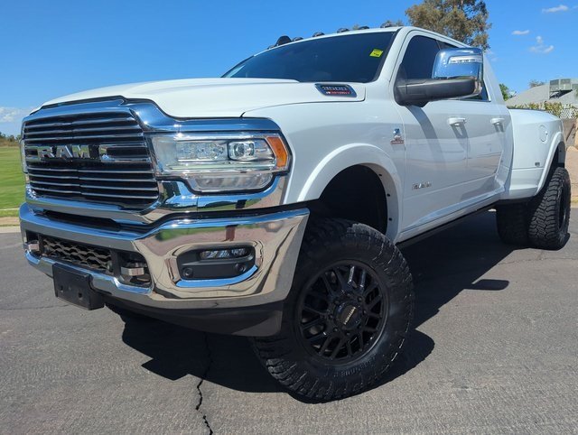 Gallery image 35 for 2024 Chevrolet Silverado 2500HD LT